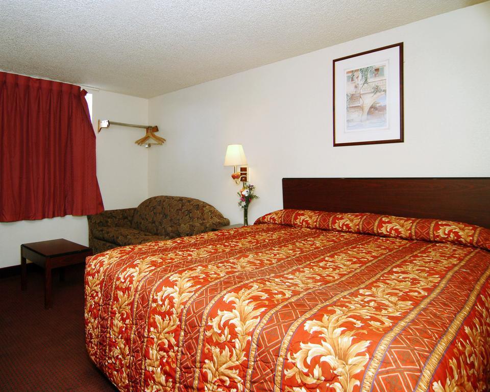 פרמינגטון Rodeway Inn מראה חיצוני תמונה