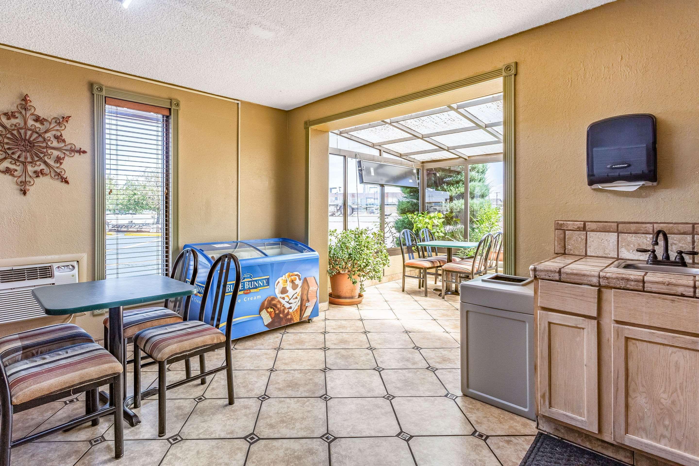 פרמינגטון Rodeway Inn מראה חיצוני תמונה