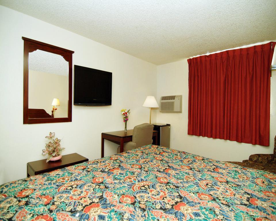 פרמינגטון Rodeway Inn מראה חיצוני תמונה