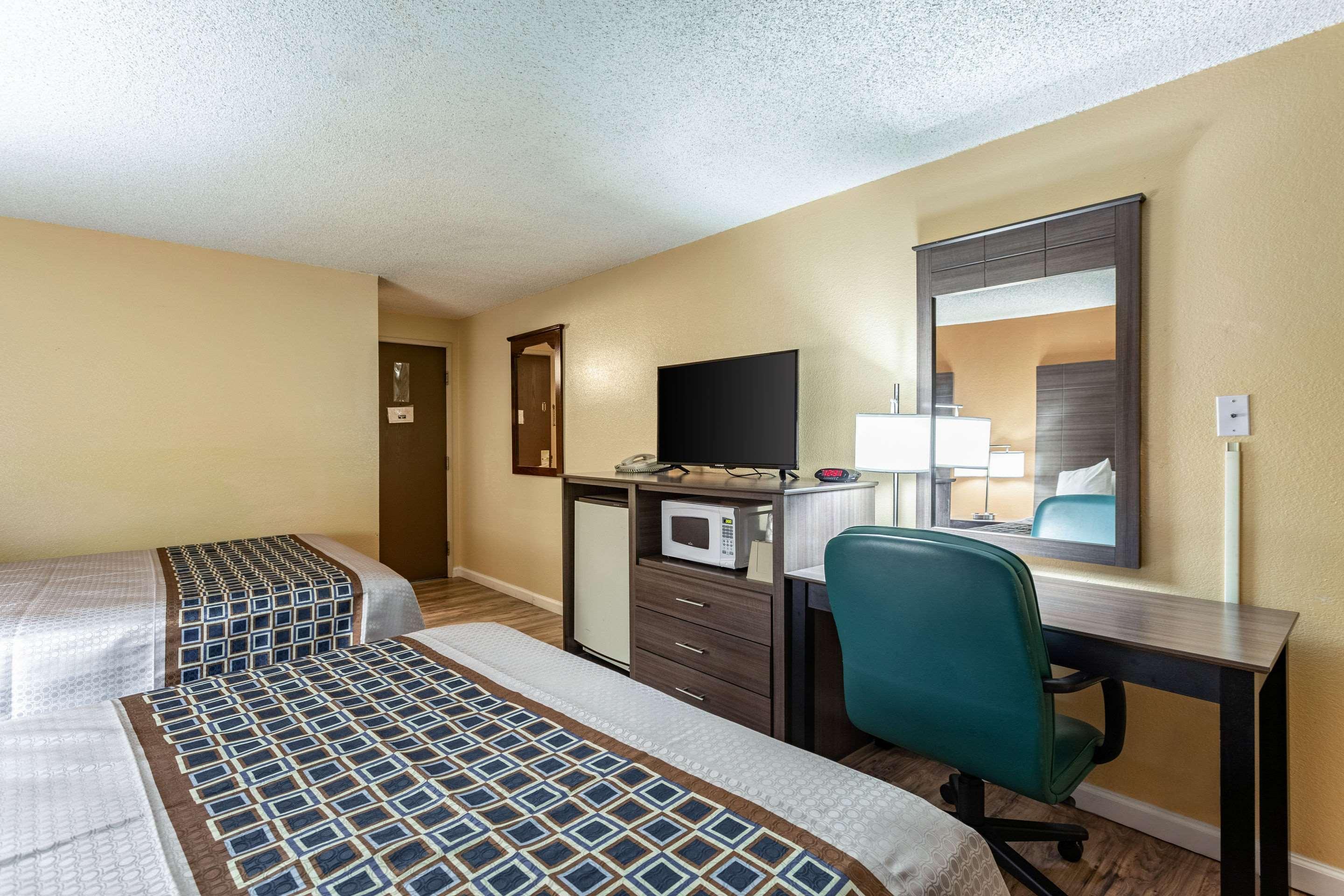 פרמינגטון Rodeway Inn מראה חיצוני תמונה