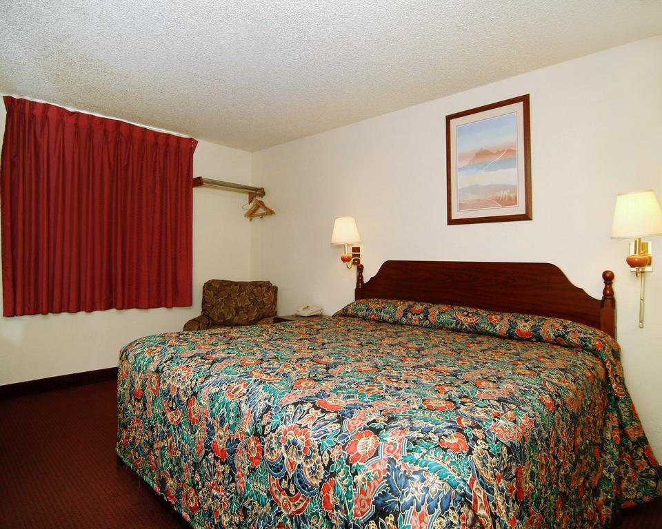 פרמינגטון Rodeway Inn מראה חיצוני תמונה
