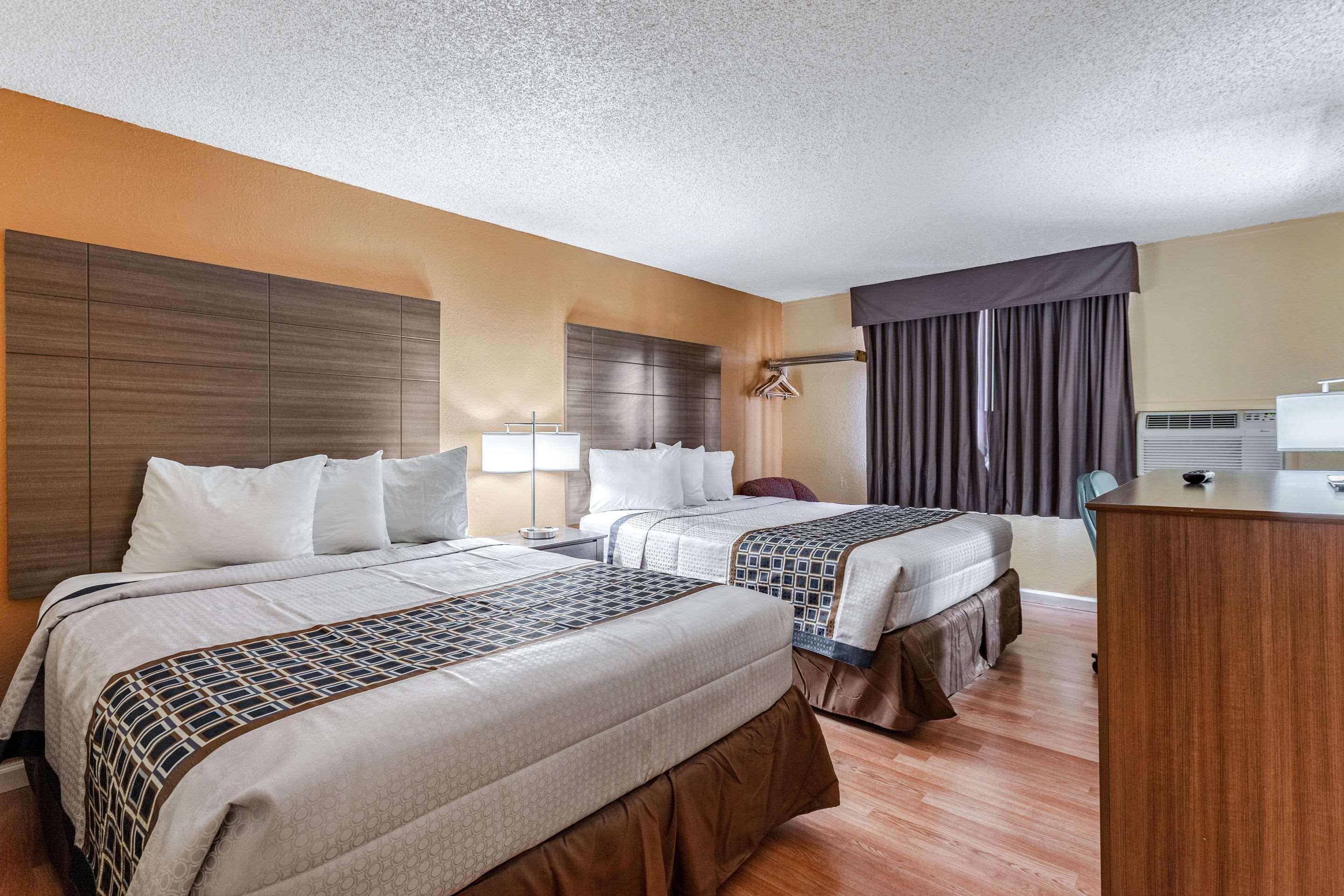 פרמינגטון Rodeway Inn מראה חיצוני תמונה
