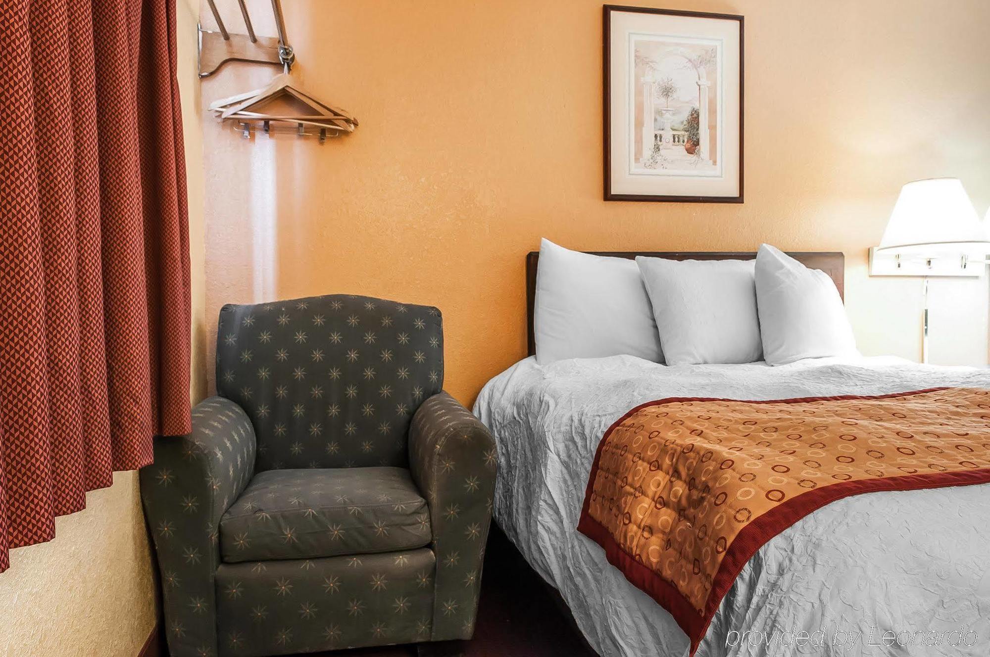 פרמינגטון Rodeway Inn מראה חיצוני תמונה