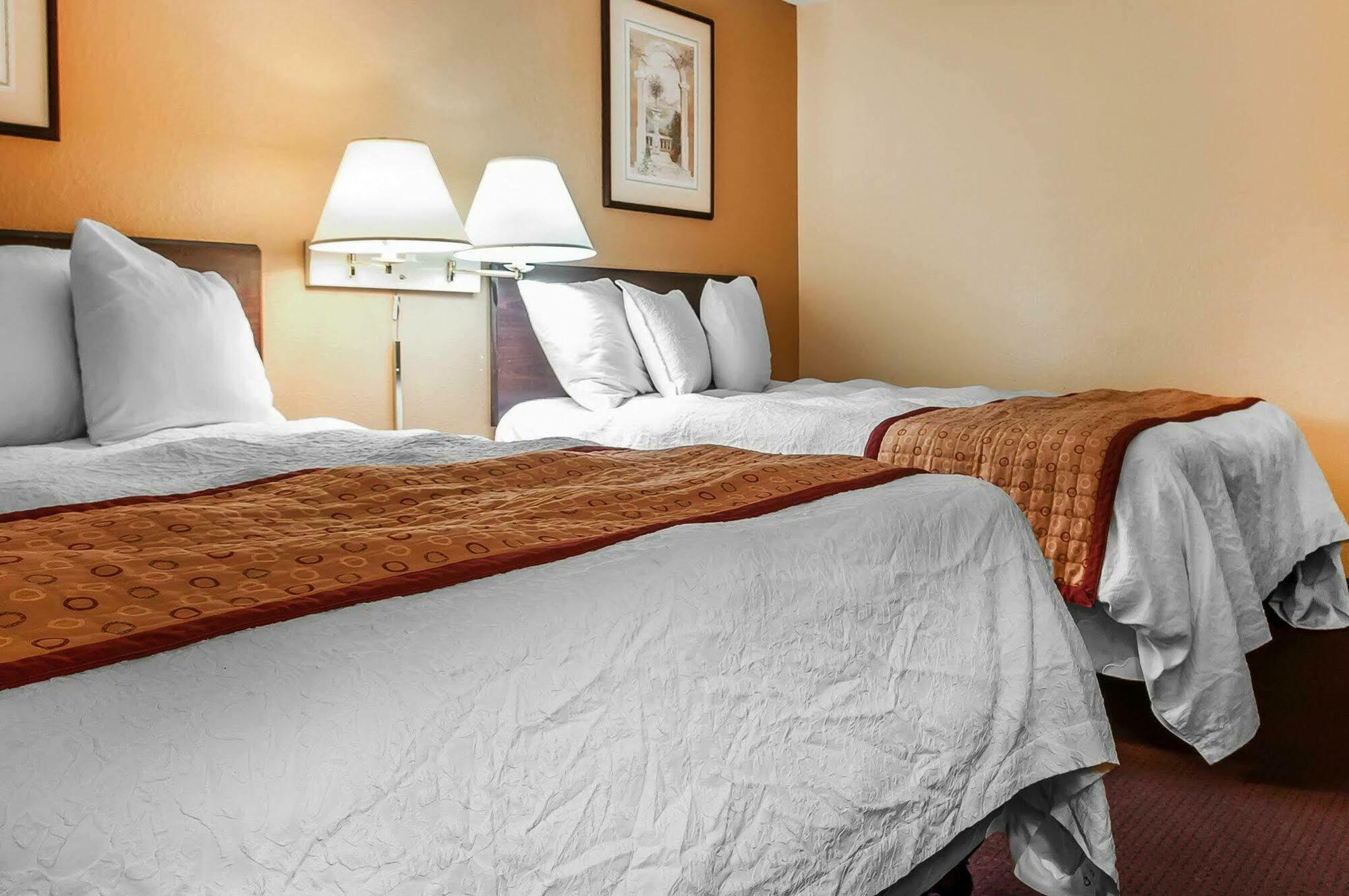 פרמינגטון Rodeway Inn מראה חיצוני תמונה