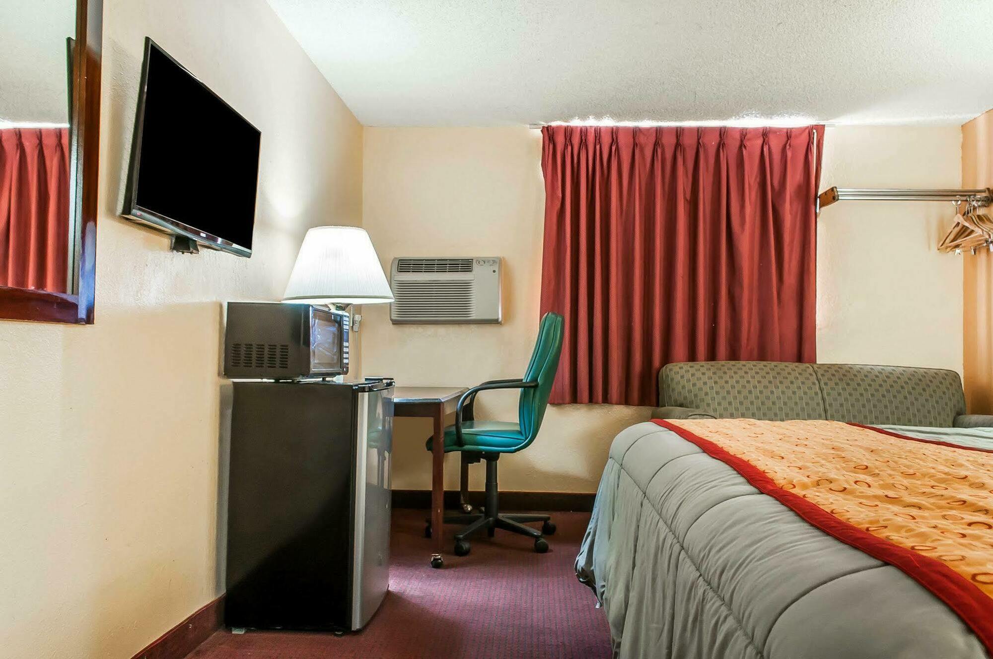 פרמינגטון Rodeway Inn מראה חיצוני תמונה