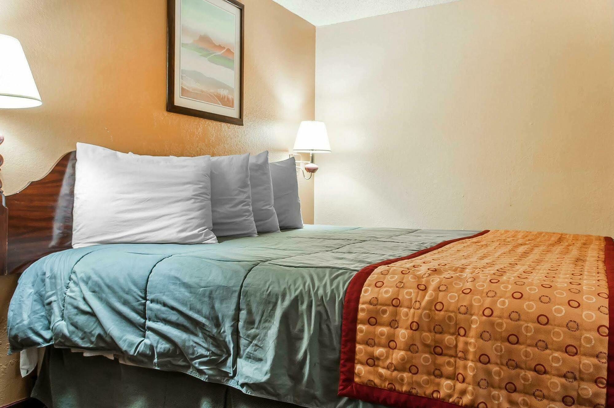 פרמינגטון Rodeway Inn מראה חיצוני תמונה